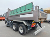 UDトラックスクオンダンプ大型（10t）[写真05]