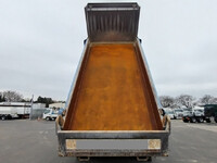 UDトラックスクオンダンプ大型（10t）[写真09]