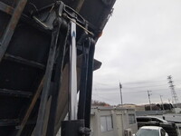 UDトラックスクオンダンプ大型（10t）[写真10]