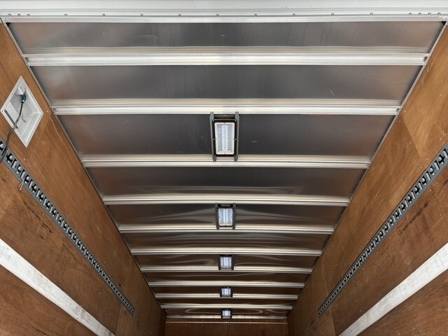 日野レンジャーアルミバン中型（4t）[写真13]