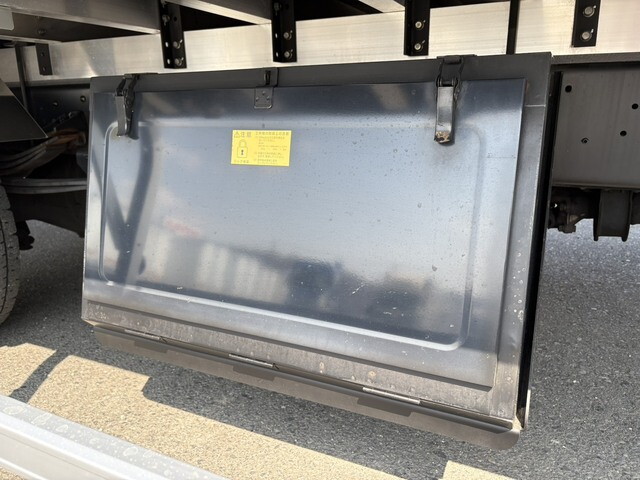 日野レンジャーアルミバン中型（4t）[写真22]