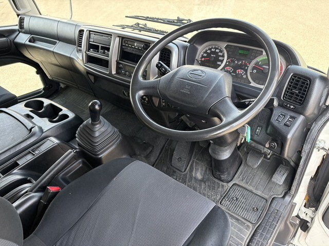 日野レンジャーアルミバン中型（4t）[写真32]