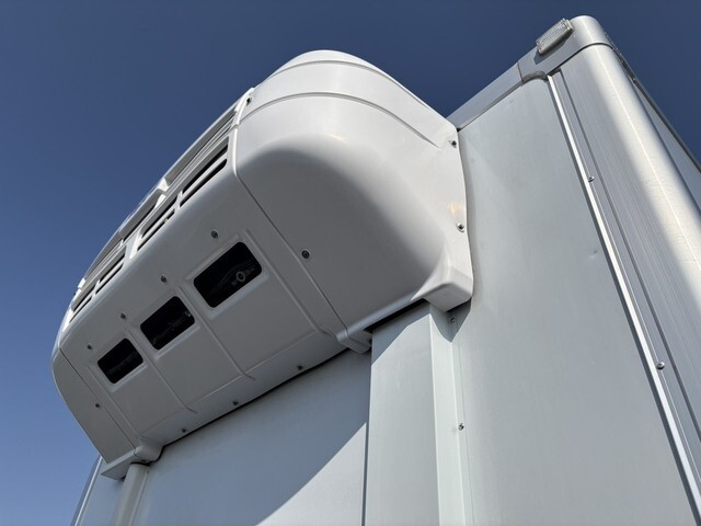 いすゞフォワード保冷バン中型（4t）[写真10]