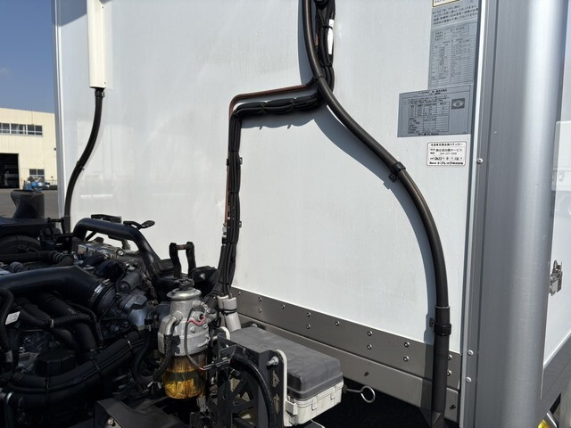 いすゞフォワード保冷バン中型（4t）[写真11]