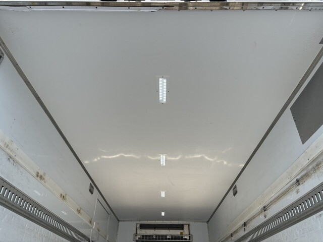 いすゞフォワード保冷バン中型（4t）[写真14]