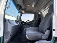 いすゞフォワード保冷バン中型（4t）[写真32]