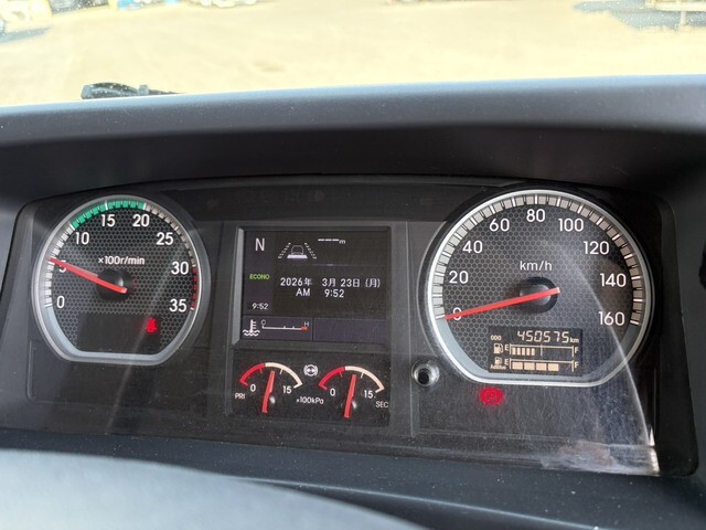 いすゞフォワード保冷バン中型（4t）[写真37]