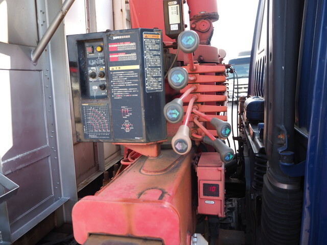 三菱ふそうファイタークレーン4段増トン（6t・8t）[写真11]