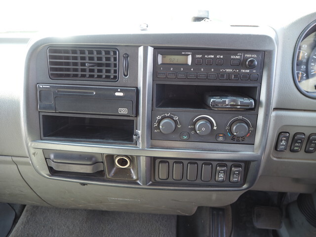 三菱ふそうファイタークレーン4段増トン（6t・8t）[写真38]