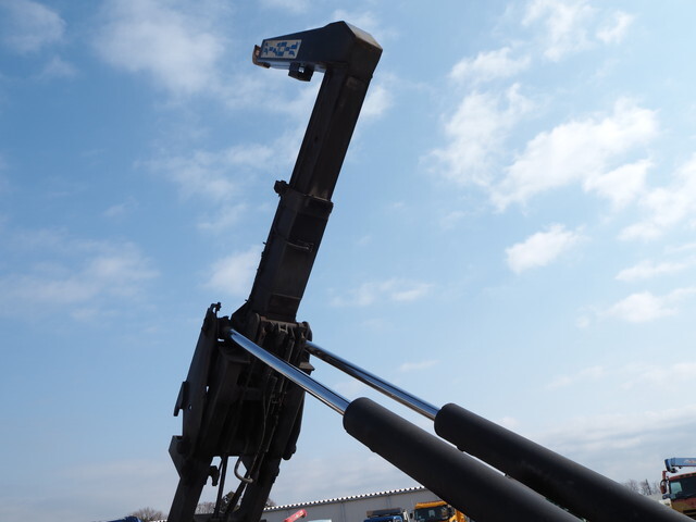 日野レンジャーコンテナ専用車増トン（6t・8t）[写真16]