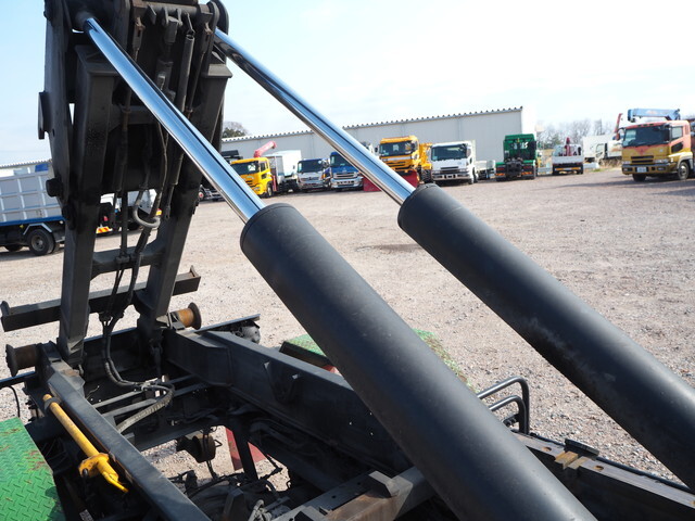 日野レンジャーコンテナ専用車増トン（6t・8t）[写真17]