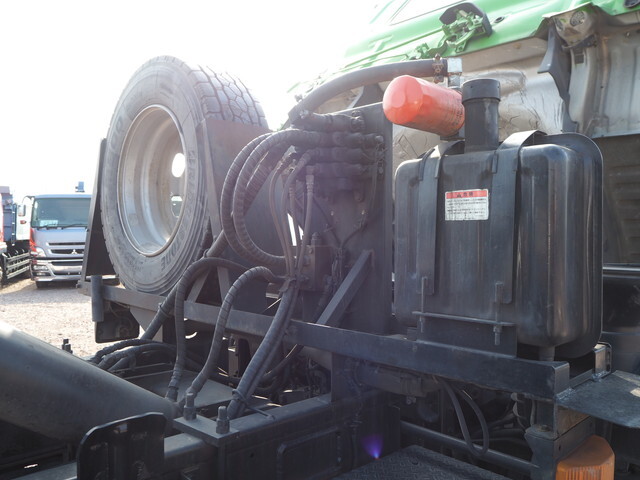 日野レンジャーコンテナ専用車増トン（6t・8t）[写真19]