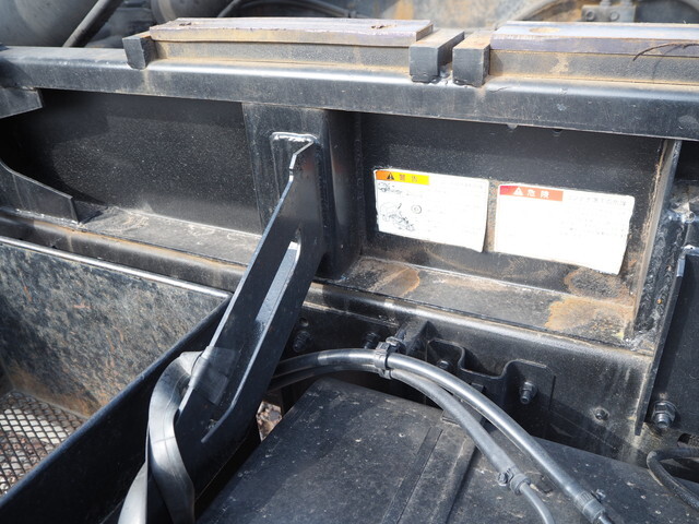 日野レンジャーコンテナ専用車増トン（6t・8t）[写真27]