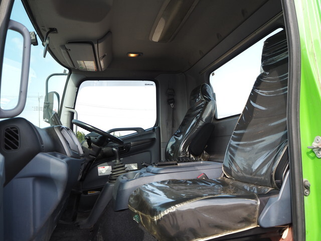 日野レンジャーコンテナ専用車増トン（6t・8t）[写真31]