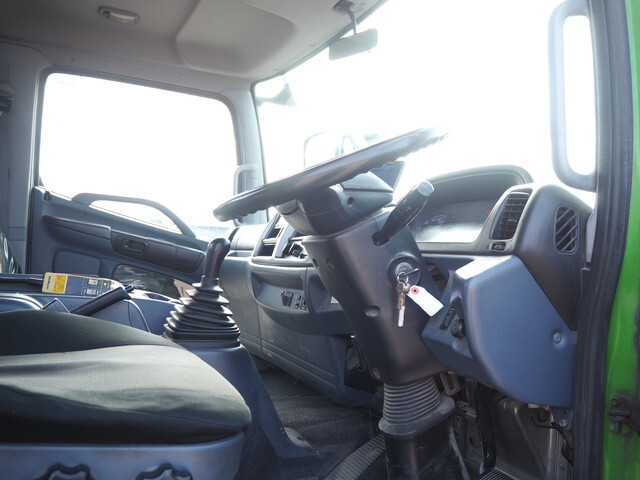 日野レンジャーコンテナ専用車増トン（6t・8t）[写真32]