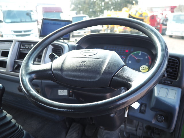 日野レンジャーコンテナ専用車増トン（6t・8t）[写真34]