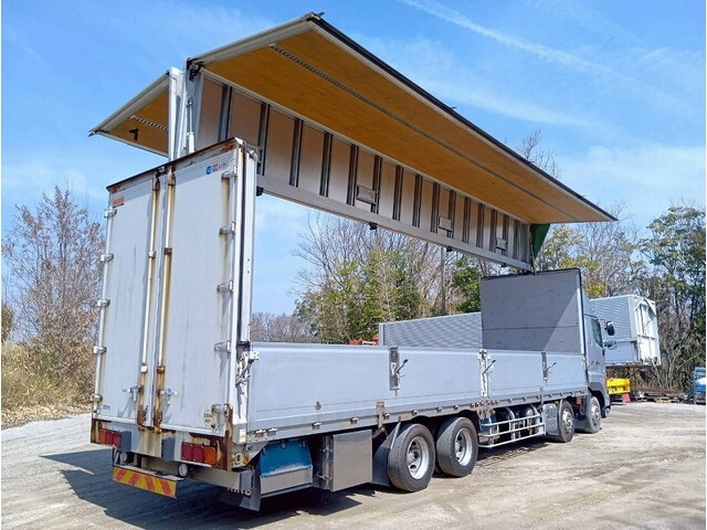 日野プロフィアアルミウイング大型（10t）[写真02]