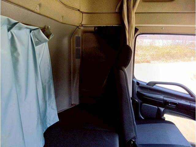 日野プロフィアアルミウイング大型（10t）[写真26]