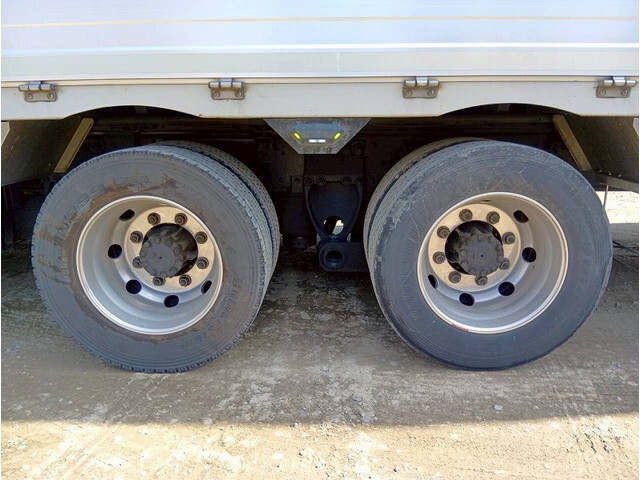 日野プロフィアアルミウイング大型（10t）[写真34]