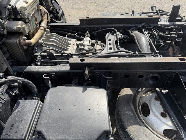 三菱ふそうキャンター平ボディ小型（2t・3t）[写真11]