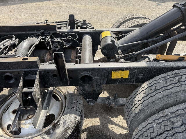 三菱ふそうキャンター平ボディ小型（2t・3t）[写真12]