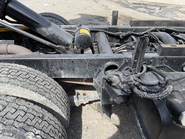 三菱ふそうキャンター平ボディ小型（2t・3t）[写真15]