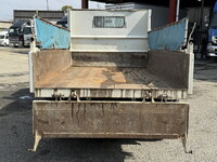 三菱ふそうキャンター平ボディ小型（2t・3t）[写真21]