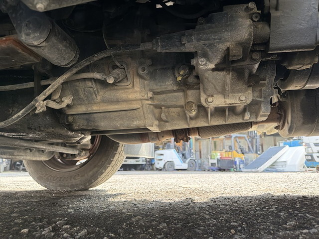 三菱ふそうキャンター平ボディ小型（2t・3t）[写真28]