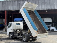 三菱ふそうキャンター平ボディ小型（2t・3t）[写真02]