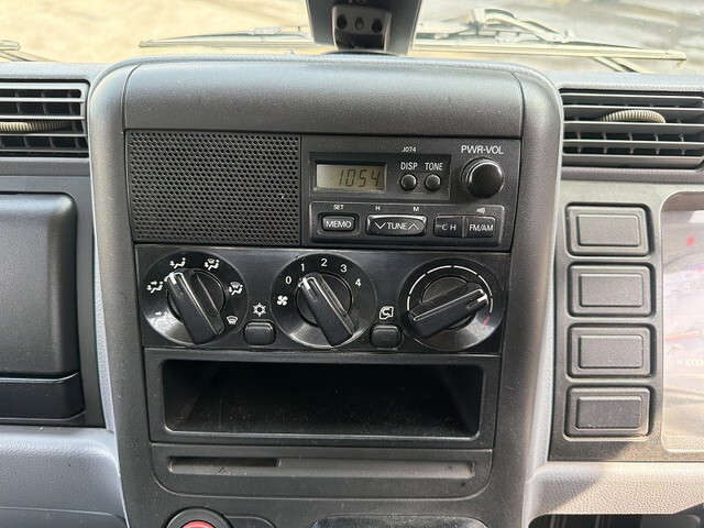 三菱ふそうキャンター平ボディ小型（2t・3t）[写真35]