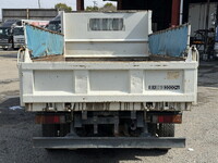 三菱ふそうキャンター平ボディ小型（2t・3t）[写真07]