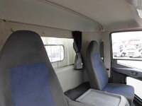 三菱ふそうファイター平ボディ中型（4t）[写真14]