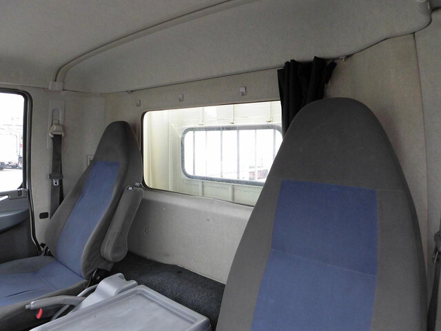 三菱ふそうファイター平ボディ中型（4t）[写真14]