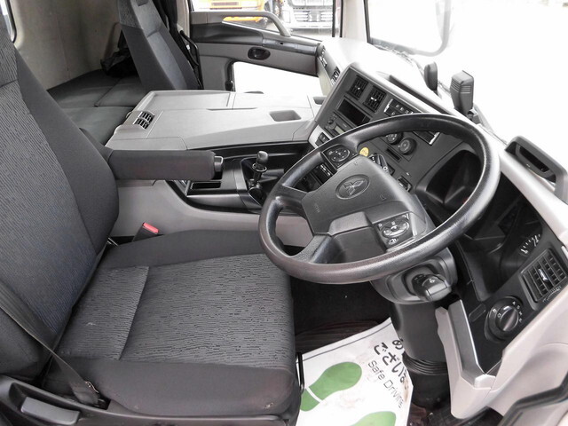 三菱ふそうスーパーグレートアルミブロック大型（10t）[写真16]