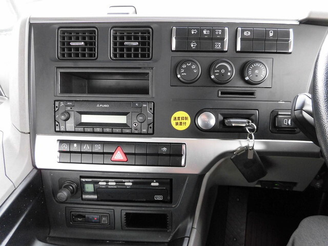 三菱ふそうスーパーグレートアルミブロック大型（10t）[写真19]