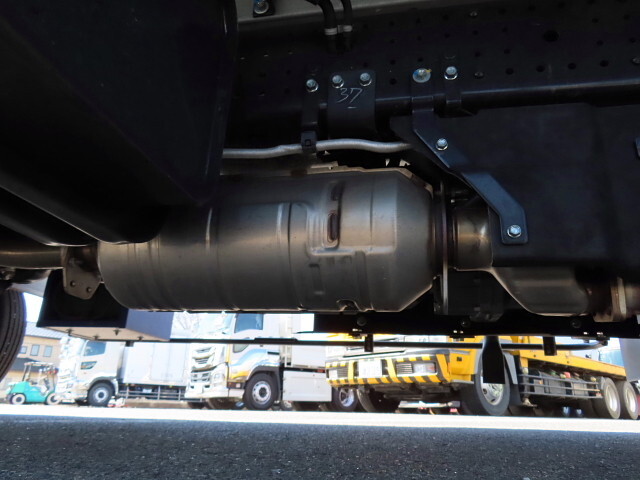 いすゞエルフ冷凍車（冷蔵車）小型（2t・3t）[写真13]