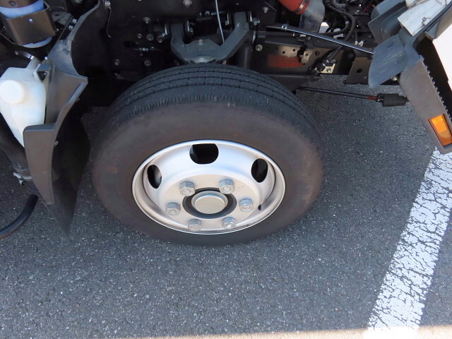 いすゞエルフ冷凍車（冷蔵車）小型（2t・3t）[写真14]