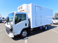 いすゞエルフ冷凍車（冷蔵車）小型（2t・3t）[写真01]