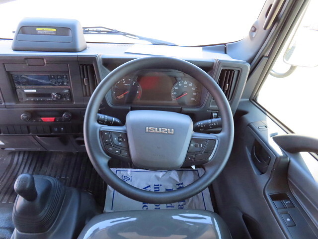 いすゞエルフ冷凍車（冷蔵車）小型（2t・3t）[写真22]