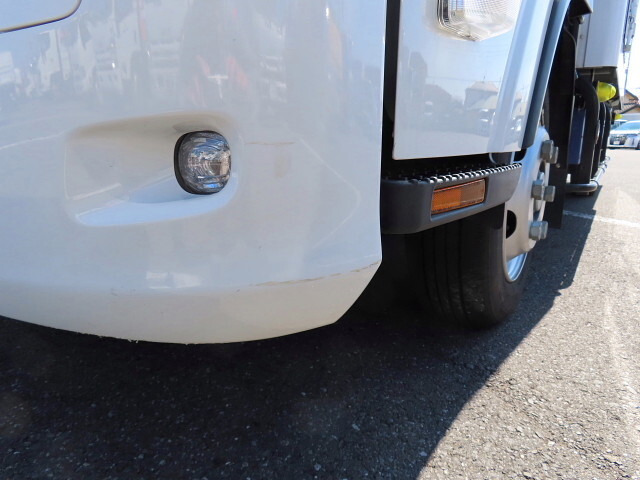 いすゞエルフ冷凍車（冷蔵車）小型（2t・3t）[写真26]