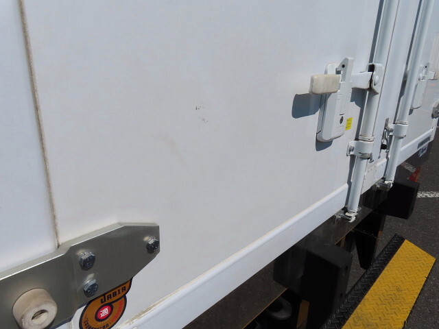 いすゞエルフ冷凍車（冷蔵車）小型（2t・3t）[写真29]