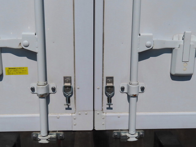 いすゞエルフ冷凍車（冷蔵車）小型（2t・3t）[写真30]