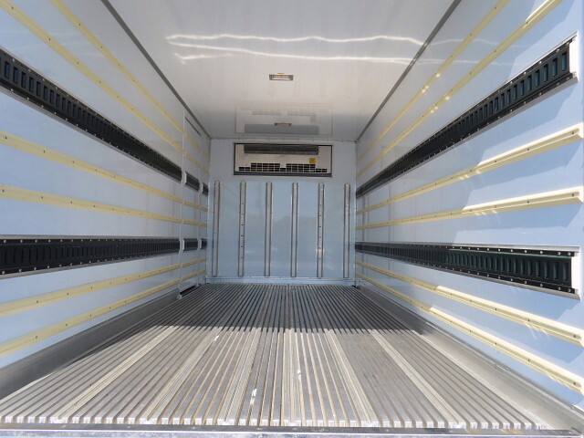 いすゞエルフ冷凍車（冷蔵車）小型（2t・3t）[写真37]