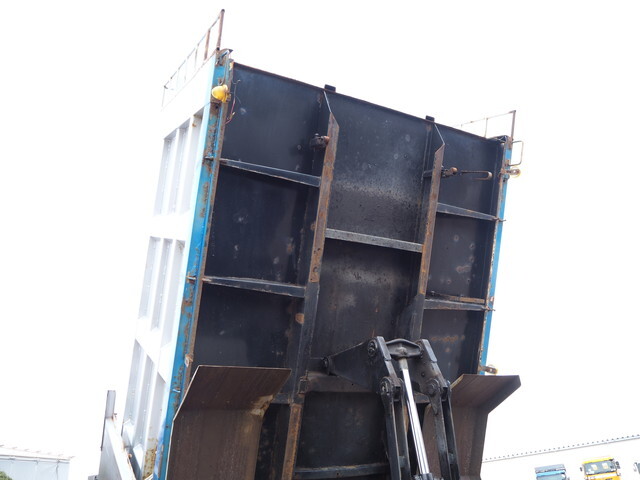 いすゞフォワード深ダンプ（土砂禁ダンプ）中型（4t）[写真12]