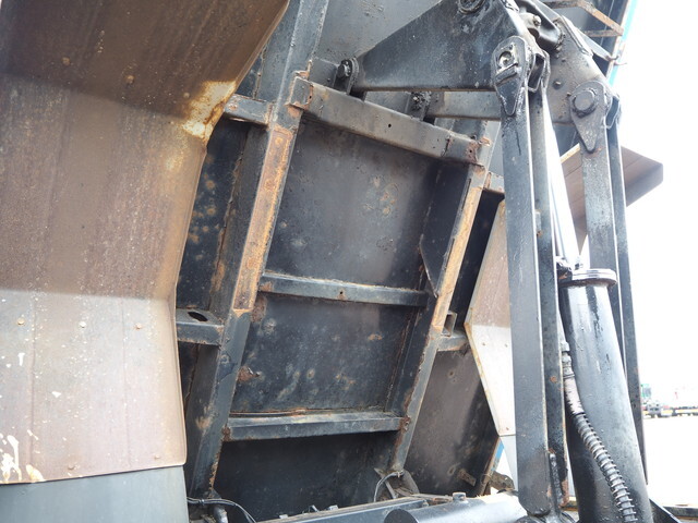 いすゞフォワード深ダンプ（土砂禁ダンプ）中型（4t）[写真13]