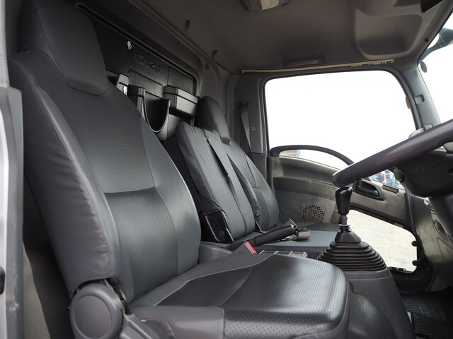 いすゞフォワード深ダンプ（土砂禁ダンプ）中型（4t）[写真32]