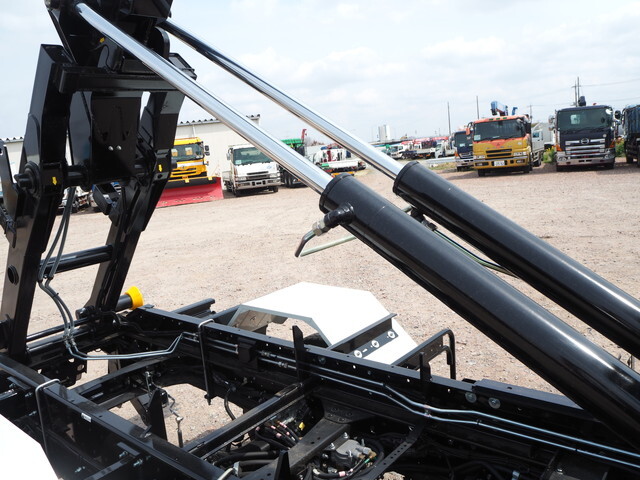 三菱ふそうファイターコンテナ専用車中型（4t）[写真17]