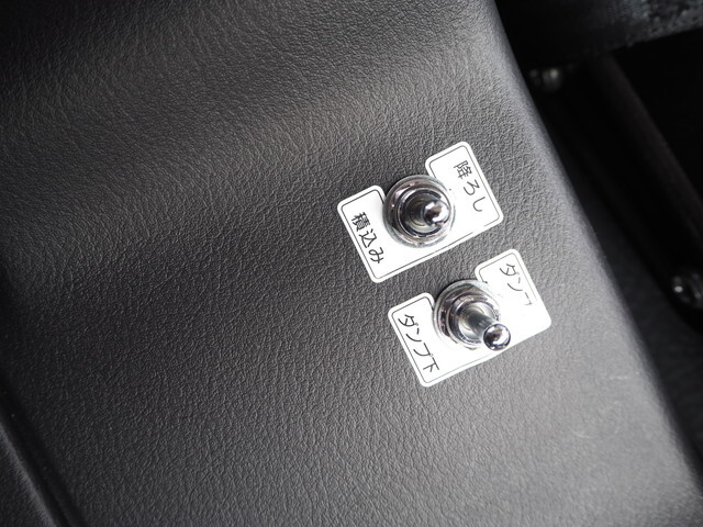 三菱ふそうファイターコンテナ専用車中型（4t）[写真36]