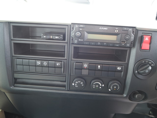 三菱ふそうファイターコンテナ専用車中型（4t）[写真37]