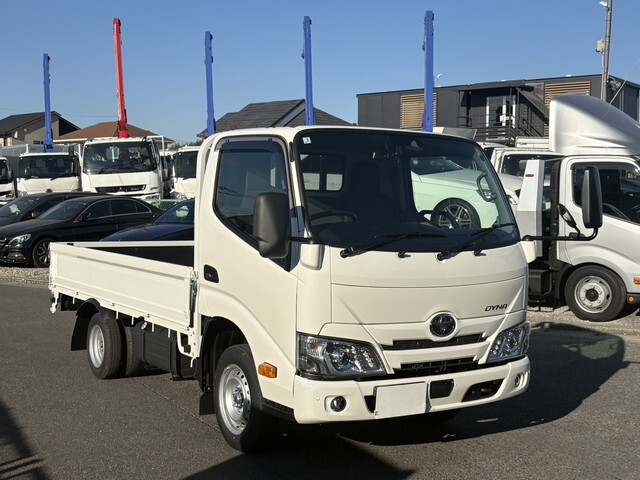 トヨタトヨエース平ボディ小型（2t・3t）[写真01]